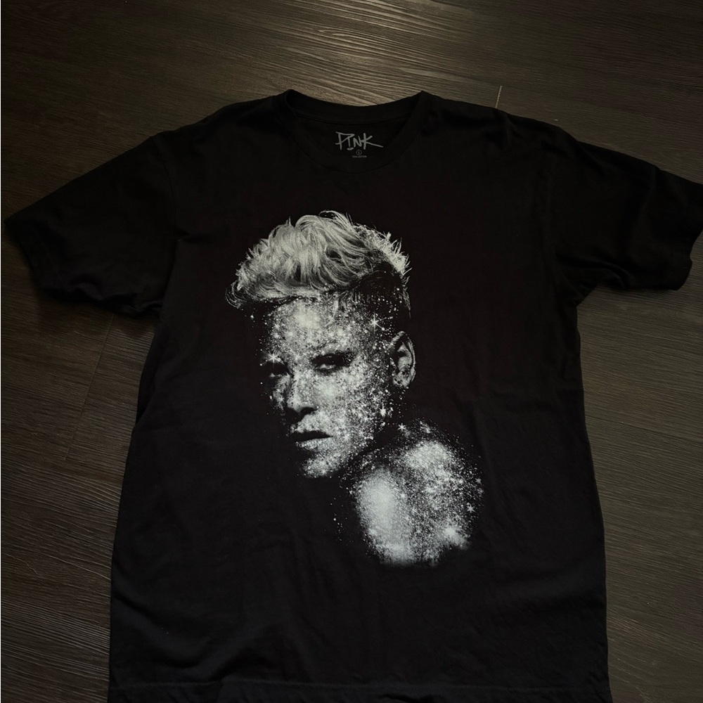P!nk Black 2023 Summer Carnival Concert T-shirt size large. Alecia Moore.